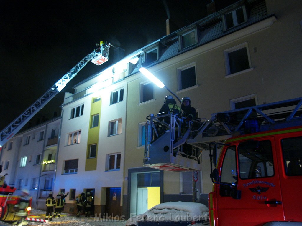 Feuer in Kueche Koeln Vingst Homarstr P599.JPG